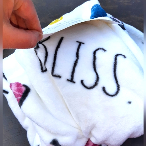 Rae Dunn "Bliss" Soft Plush Throw NWT - Picture 3 of 6